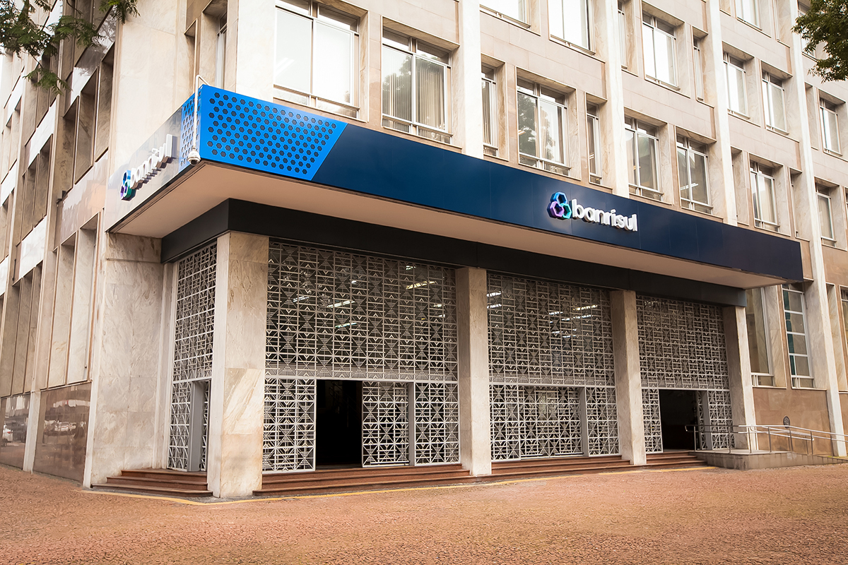 Banrisul Garante R$ 1,23 Bilhão em Contrato de Folha de Pagamento do RS