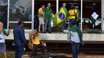 Bolsonaristas golpistas invadem o Congresso (Foto: RENATO GUARIBA/FUTURA PRESS/FUTURA PRESS/ESTADÃO CONTEÚDO)