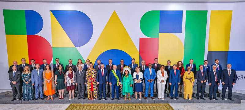 Lula marca reunião ministerial após divergências públicas entre ministros -  InfoMoney