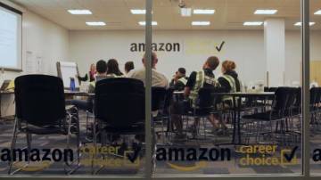 Amazon - sala de treinamento para novos funcionários da companhia