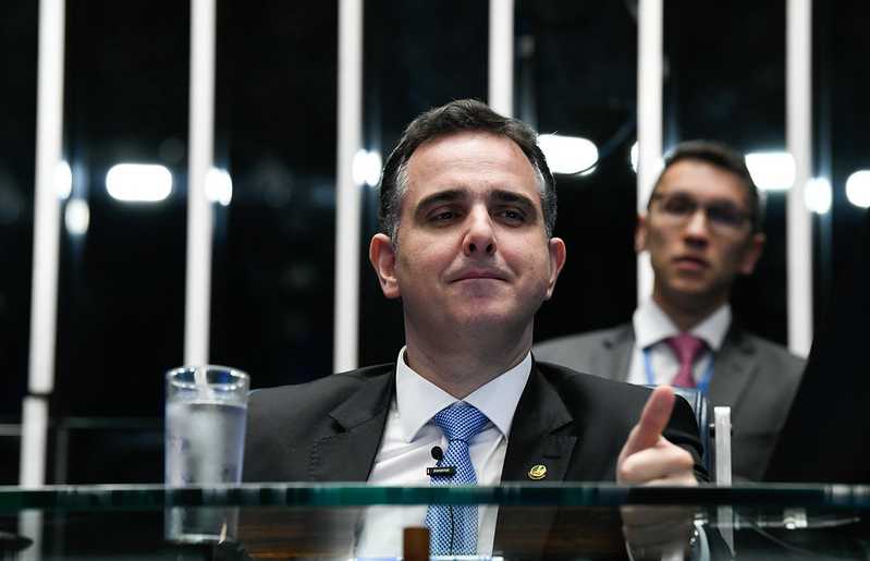 Rodrigo Pacheco é reeleito presidente do Senado Federal, com 49 votos -  InfoMoney