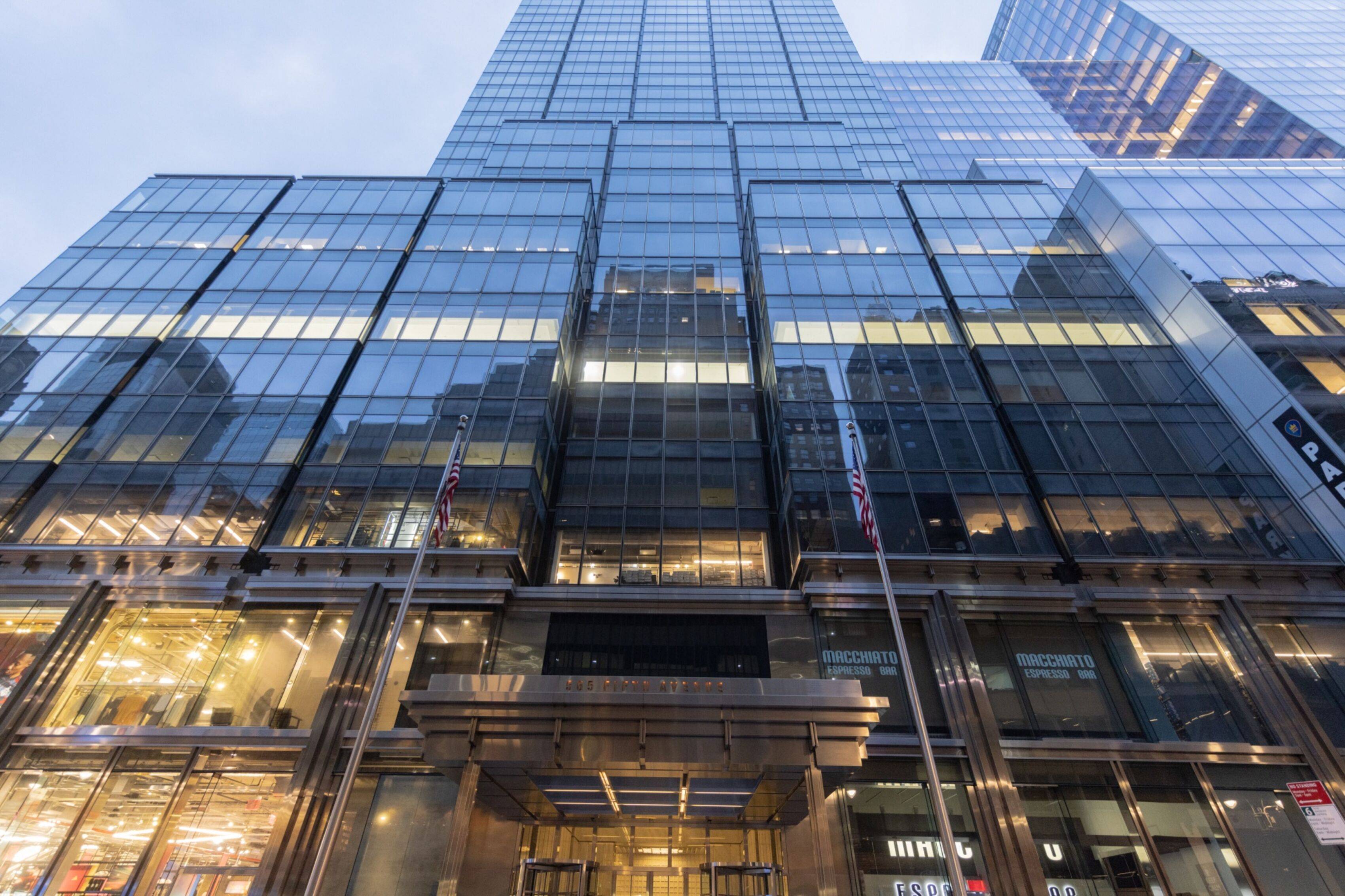 Appeals Court Clears Way for Signature Bank Investor Lawsuit