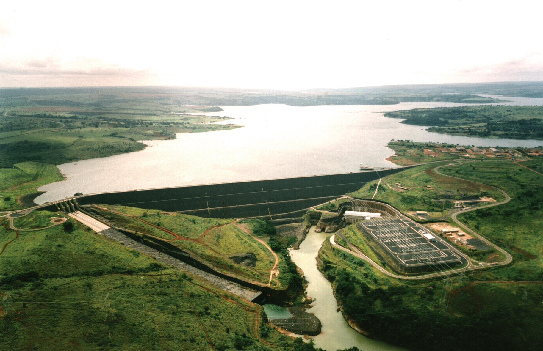 Cemig (CMIG4) conclui venda de fatia em Retiro Baixo para Furnas por R Cemig (CMIG4) conclui venda de fatia em Retiro Baixo para Furnas por R