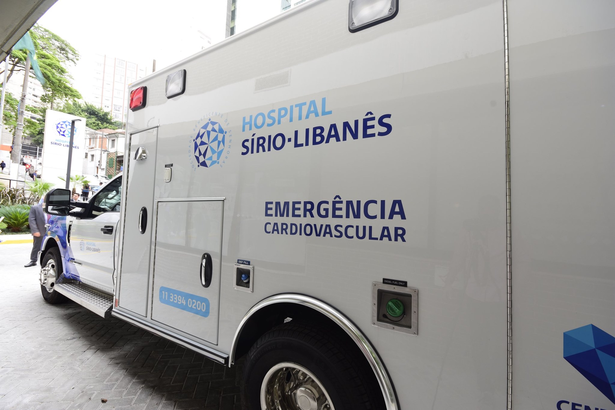 Durante o trajeto, ambulância 5G do Sírio-Libânes compartilha os sinais vitais do paciente com equipe do hospital