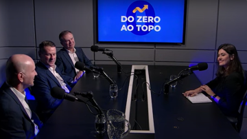 Alexandre, Fernando e RIcarod Heineck, irmãos e sócios, fundadores da Docile, em entrevista a Mariana Amaro para o podcast Do Zero ao Topo
