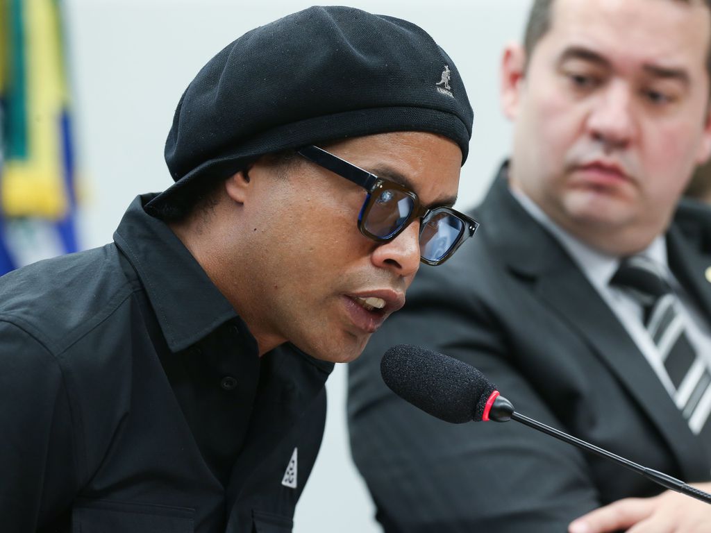 CPI aprova quebra de sigilos bancário e fiscal de ex-jogador Ronaldinho  Gaúcho