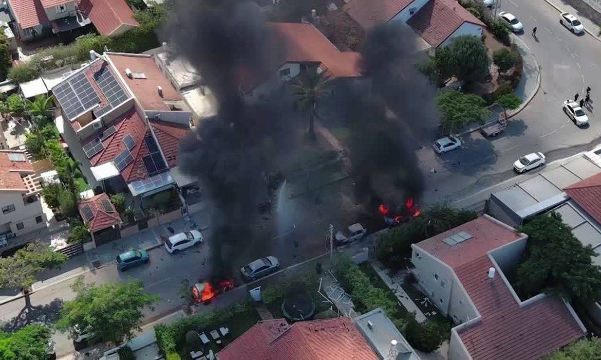 Itamaraty confirma morte de brasileira em Israel; 1º voo de repatriação deixa Tel Aviv