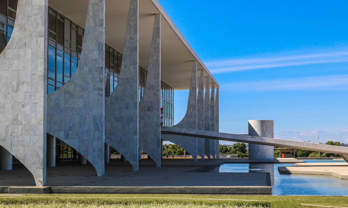 Governo Lula diz aos EUA que tarifaço é ‘remédio inapropriado’ e defende Pix