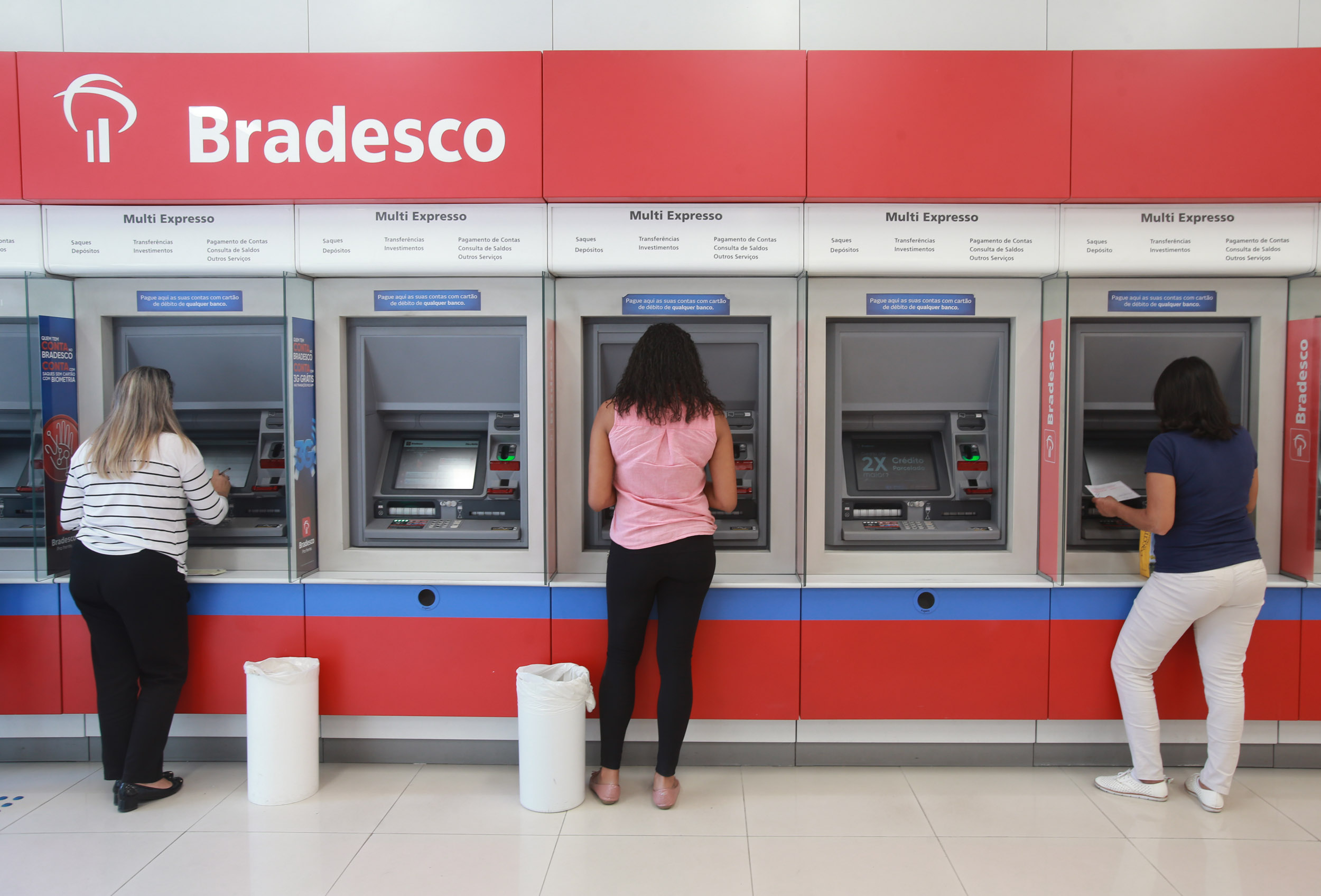Juros reais de 10% são proibitivos para empresas e pessoas, diz Trabuco, do Bradesco