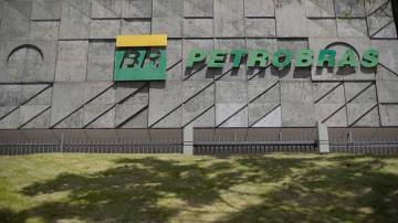 Vista externa do prédio da sede da Petrobras no centro do Rio de Janeiro em 15 de outubro de 2021 no Rio de Janeiro, Brasil.