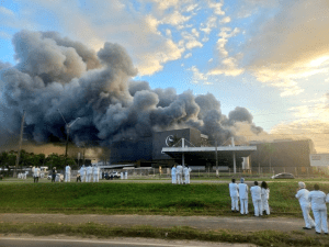 Fábrica da Cacau Show em Linhares (ES) pega fogo