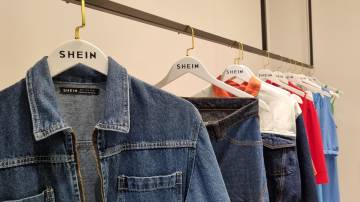 Roupas da Shein à mostra na sede da empresa em São Paulo (Foto: Lucas Sampaio/InfoMoney)