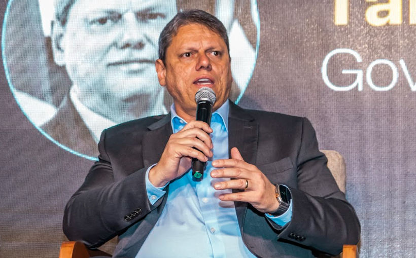 Governador de SP, Tarcísio de Freitas participa do evento 'Fórum Político', realizado pela XP Investimentos
