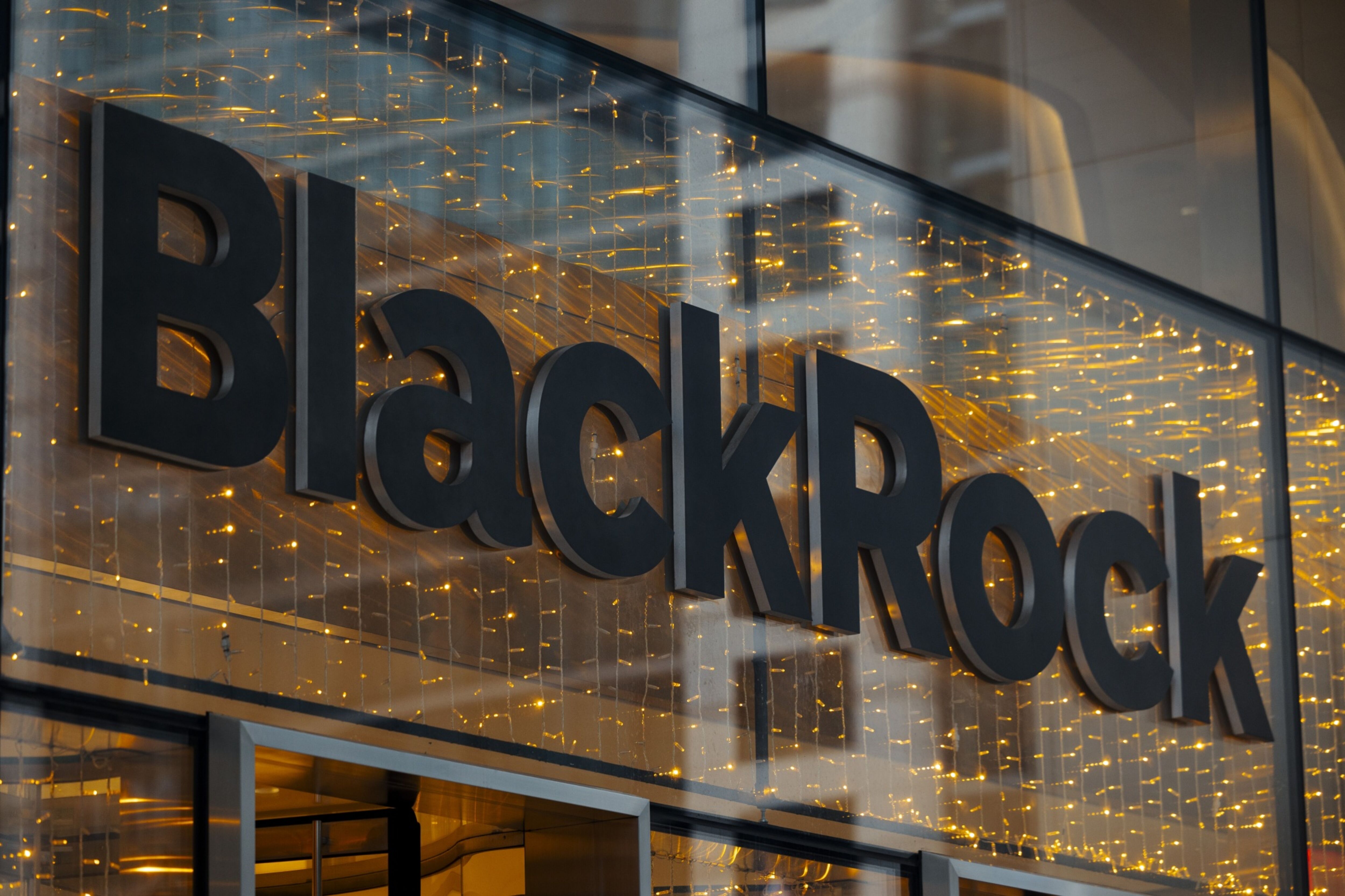 ETF de Bitcoin da BlackRock chega ao Brasil com BDR na B3
