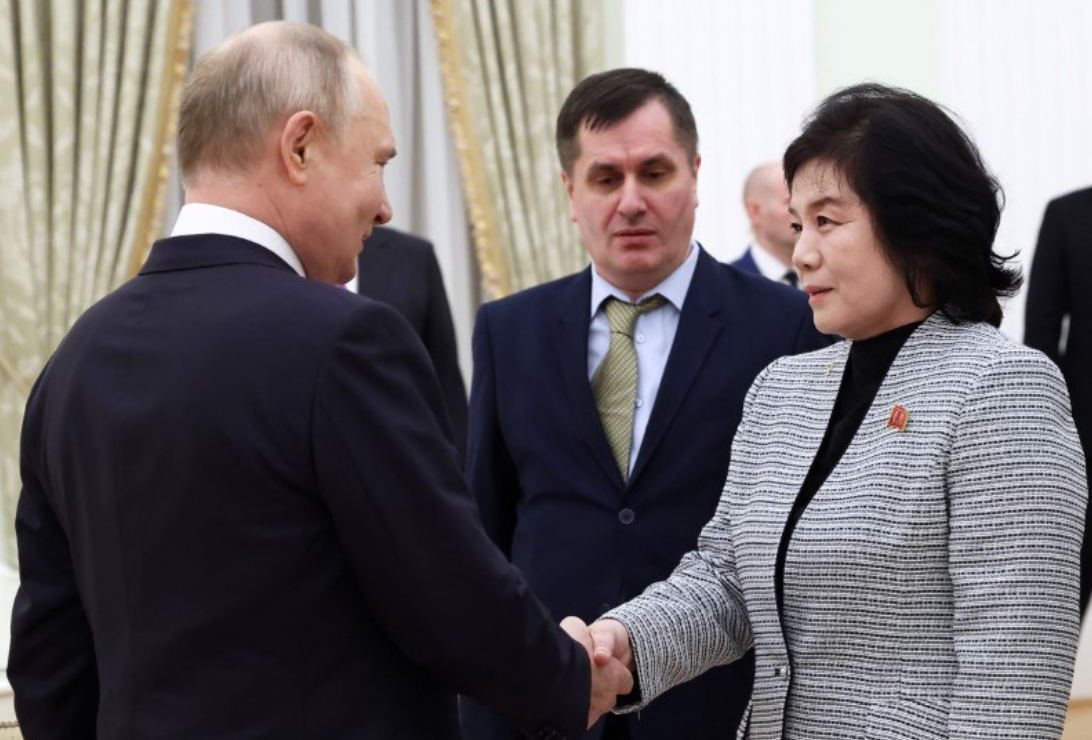 Rússia está desenvolvendo laços com Coreia do Norte em todas as áreas,  incluindo as “sensíveis”, diz Kremlin
