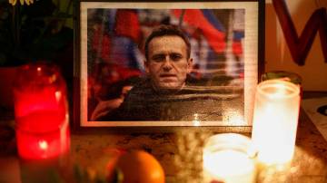 Homenagem a Alexei Navalny em Paris 19/2/2024 REUTERS/Benoit Tessier