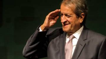 O presidente nacional do Partido Liberal (PL), Valdemar Costa Neto, fala com a imprensa no Centro de Eventos e Convenções Brasil 21, em Brasília