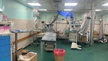 Hospital Al Shifa, em Gaza, durante operação militar israelense nos arredores 12/11/2023 Ahmed El Mokhallalati/via REUTERS
