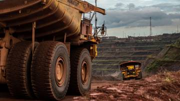 Caminhões transportam minério de ferro na mina Vale N4W em Parauapebas, Pará (Dado Galdieri/Bloomberg)