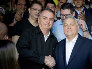 Jair Bolsonaro e o primeiro-ministro da Hungria, Viktor Orbán (Foto: Reprodução/Twitter)