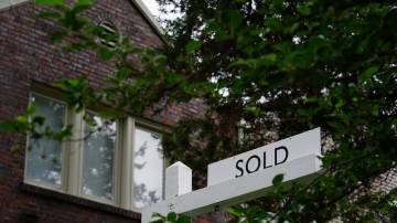 Anúncio de venda de casa em Washington 07/07/2022. REUTERS/Sarah Silbiger/File Photo