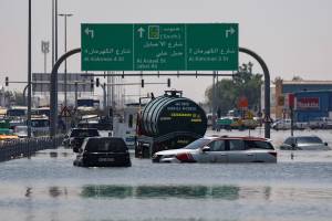 Enchente em Dubai (REUTERS/Amr Alfiky)