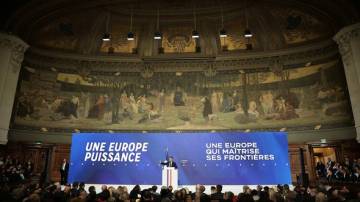 Macron em discurso na Sorbonne 25/4/2024 Christophe Petit Tesson/Pool via REUTERS
