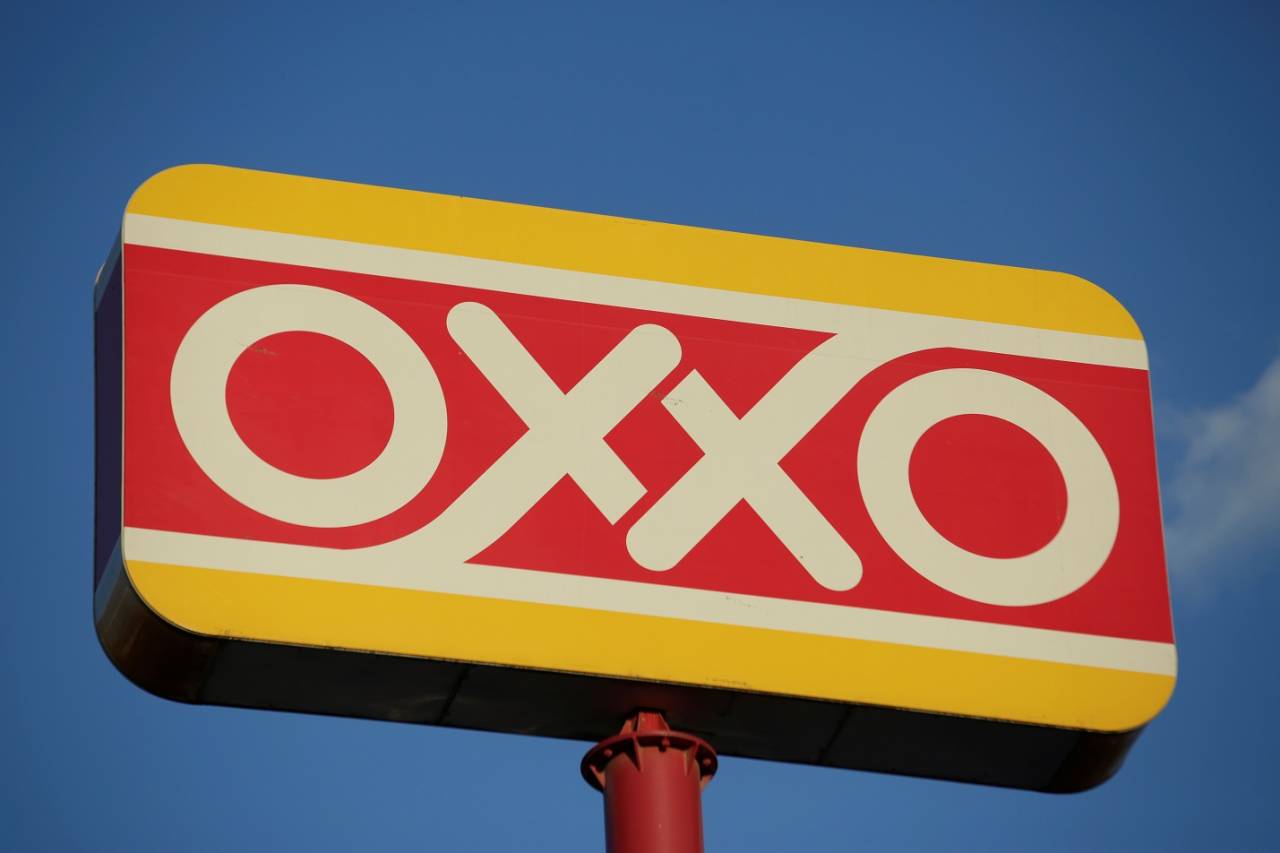 Placa da OXXO em Monterrey, México (REUTERS/Daniel Becerril)