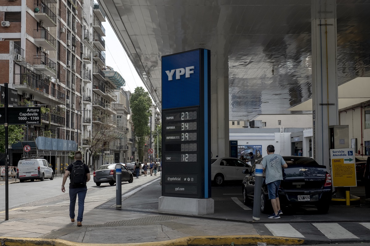 Posto de gasolina YPF, em Buenos Aires. Foto: Erica Canepa/ Bloomberg