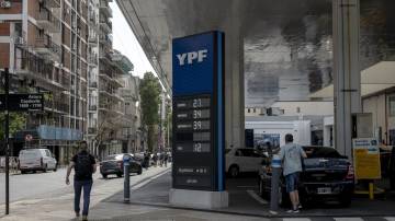 Posto de gasolina YPF, em Buenos Aires. Foto: Erica Canepa/ Bloomberg