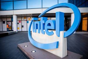 Intel cai após previsão morna aumentar temores sobre retorno à liderança do mercado