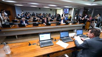 Texto encaminhado pelo governo foi aprovado pela CAE e segue em regime de urgência para o plenário (Foto: Edilson Rodrigues/Agência Senado)