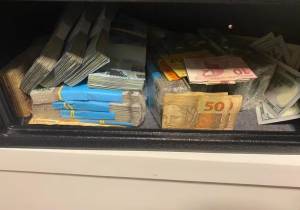 Dinheiro apreendido em operação do MPSP contra alvos ligados ao crime organizado (Foto: Divulgação)