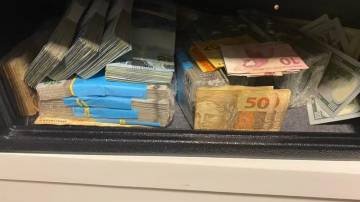 Dinheiro apreendido em operação do MPSP contra alvos ligados ao crime organizado (Foto: Divulgação)