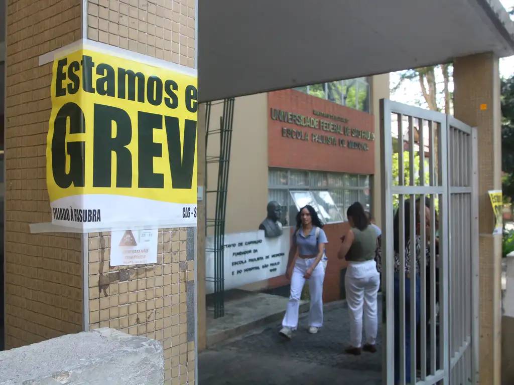 Fachada da Escola Paulista de Medicina da Unifesp, durante greve nacional por reajuste salarial (Rovena Rosa/Agência Brasil)