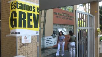 Fachada da Escola Paulista de Medicina da Unifesp, durante greve nacional por reajuste salarial (Rovena Rosa/Agência Brasil)