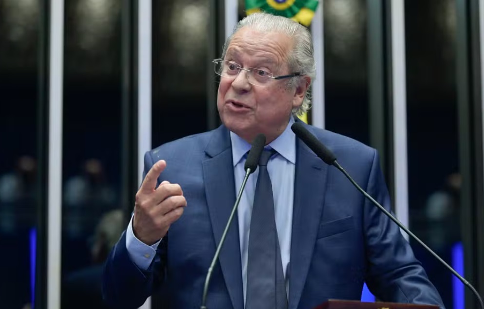 José Dirceu, ex-deputado federal e ex-chefe da Casa Civil do primeiro governo Lula, discursa na tribuna do Senado (Foto: Geraldo Magela/Agência Senado)
