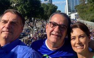 O ex-presidente Jair Bolsonaro (PL), o pastor Silas Malafaia e a ex-primeira-dama Michelle Bolsonaro (PL) (Foto: Reprodução/redes sociais)