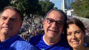 O ex-presidente Jair Bolsonaro (PL), o pastor Silas Malafaia e a ex-primeira-dama Michelle Bolsonaro (PL) (Foto: Reprodução/redes sociais)
