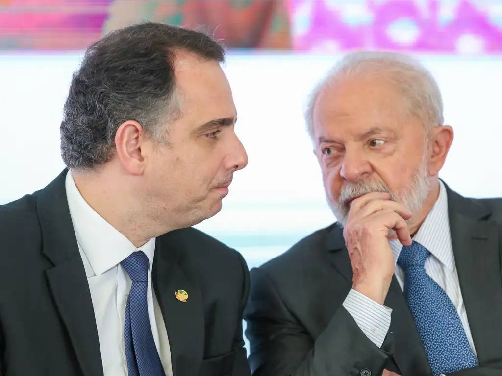 Lula encontra Pacheco e indica preferência por Jorge Messias para o STF, diz jornal