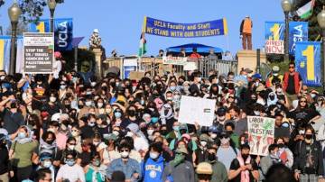 Protesto pró-palestinos na Universidade da Califórnia em Los Angeles 1/5/2024 REUTERS/David Swanson