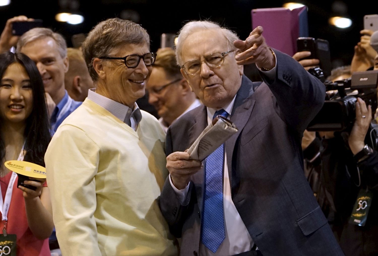 Buffett diz que não fala com Bill Gates “desde que tudo veio à tona” no caso Epstein
