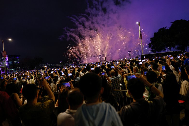 Fogos de Artifício em Hong Kong para comemorar o feriado do Dia do Trabalho - 01/05/2024 (Reuters/Tyrone Siu)