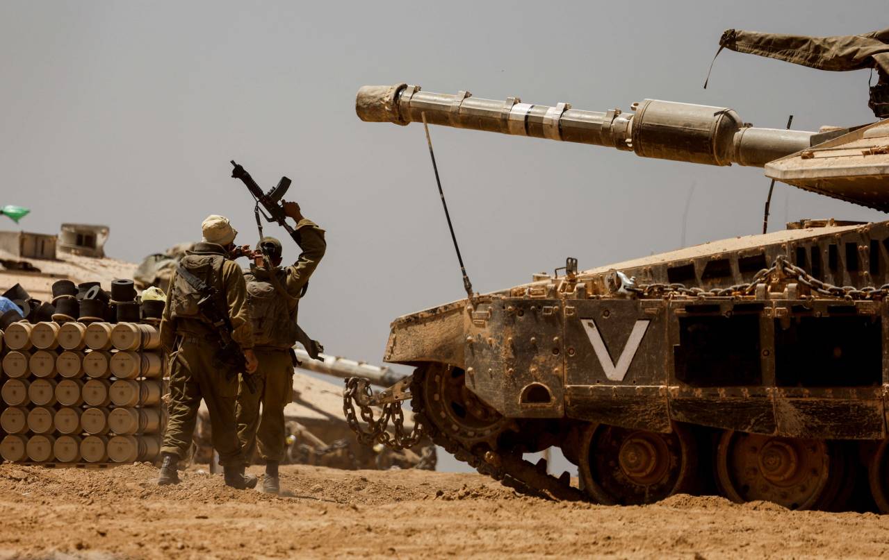 Soldados israelenses perto da fronteira com Gaza 9/5/2024 REUTERS/Amir Cohen