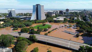 Vista aérea do centro de Porto Alegre inundado pelas chuvas (REUTERS/Diego Vara)