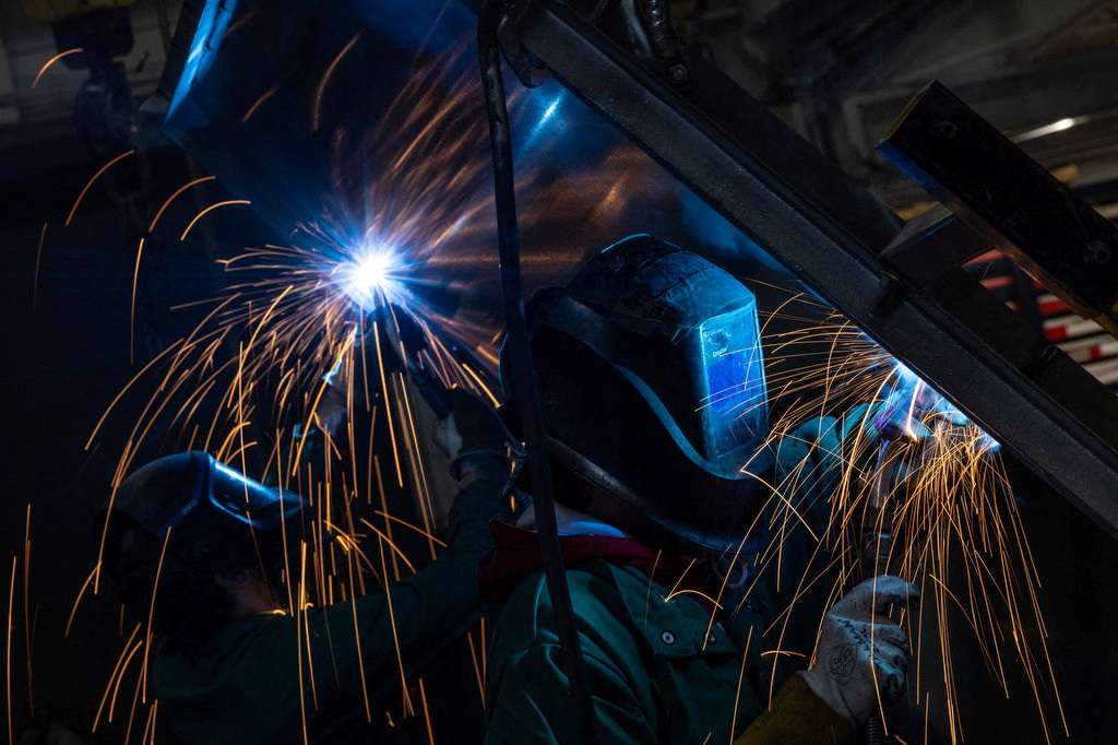 Produção industrial dos EUA tem queda inesperada em abril, diz BC americano