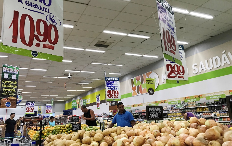 Supermercado no Rio de Janeiro (REUTERS/Sergio Moraes)