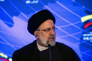 Ebrahim Raisi em Caracas, Venezuela, em junho de 2023