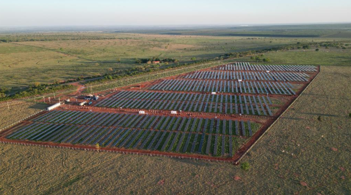 Vista aérea da usina solar do Grupo Delta Energia em Três Lagoas/MS (Divulgação)