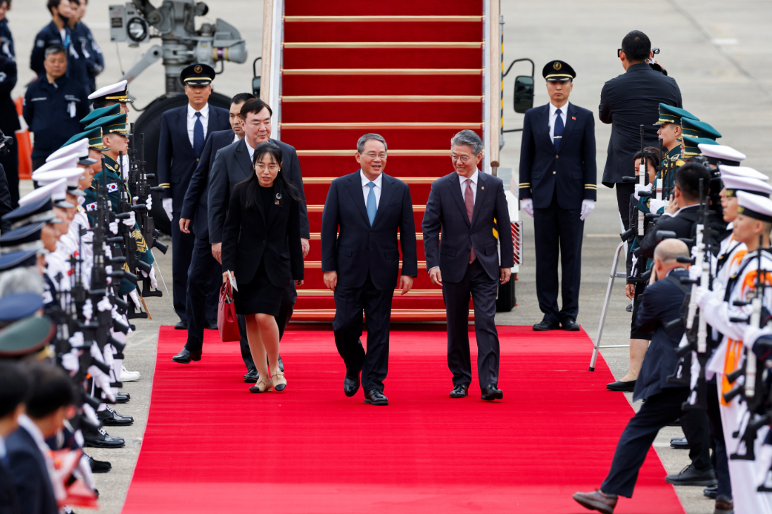 Premiê da China Li Qiang visita Seul